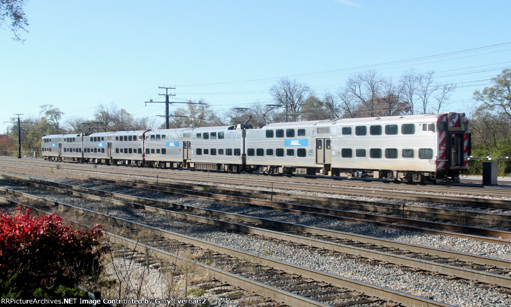 Departing Southbound Metra Train #115